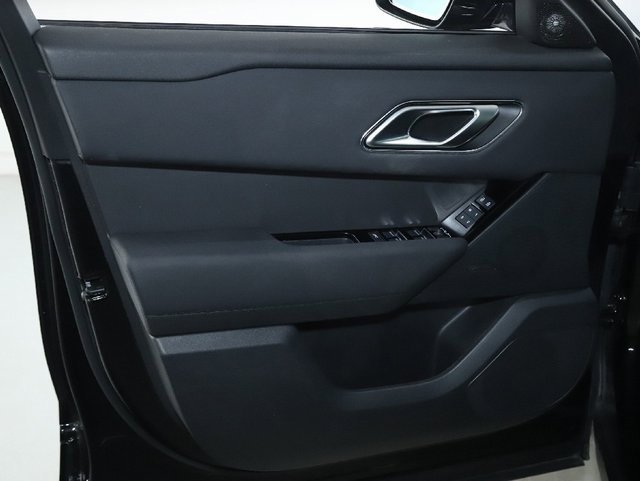 Certified 2025 Land Rover Range Rover Velar Dynamic SE image 31
