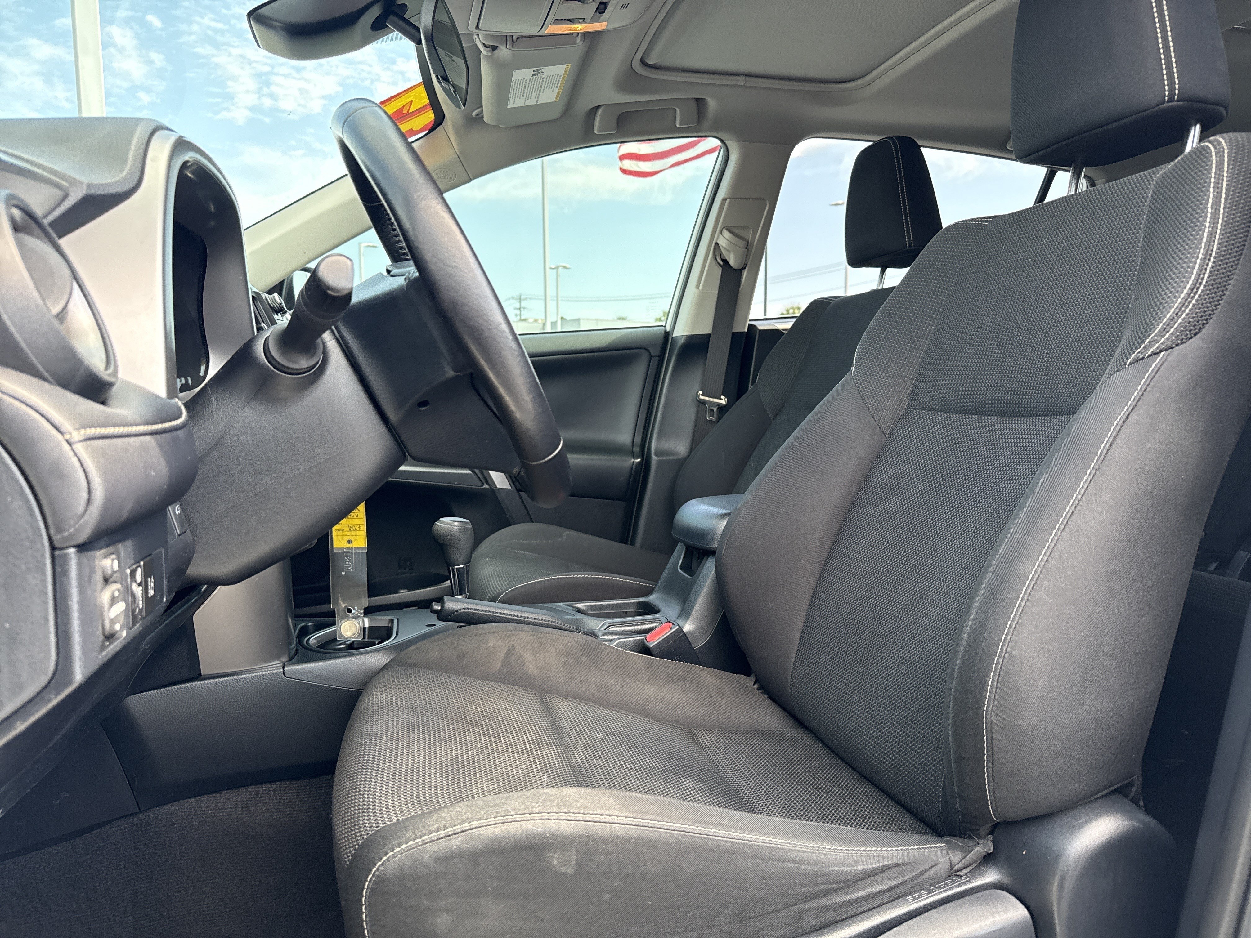 Used 2017 Toyota RAV4 XLE FWD image 16