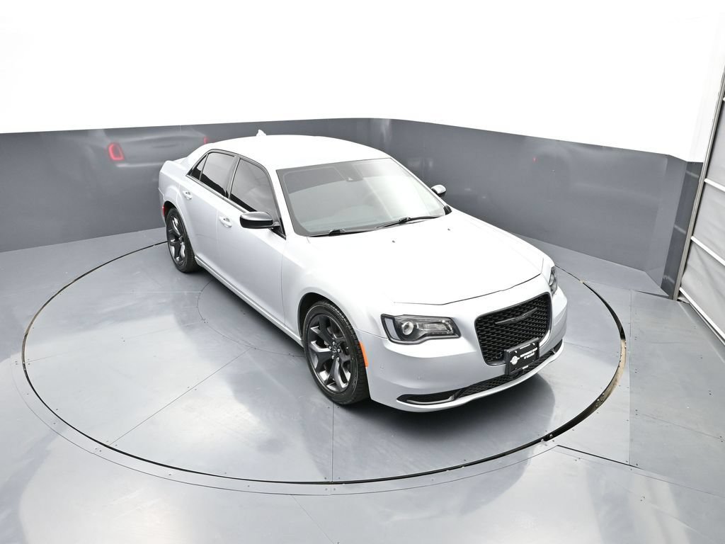 Used 2023 Chrysler 300 Touring w/ Safetytec Plus Group RWD image 42