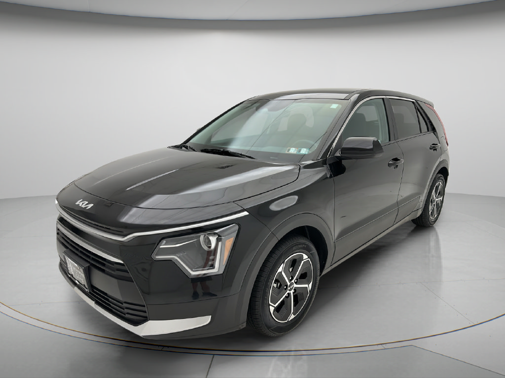 Used 2025 Kia Niro LX FWD image 3