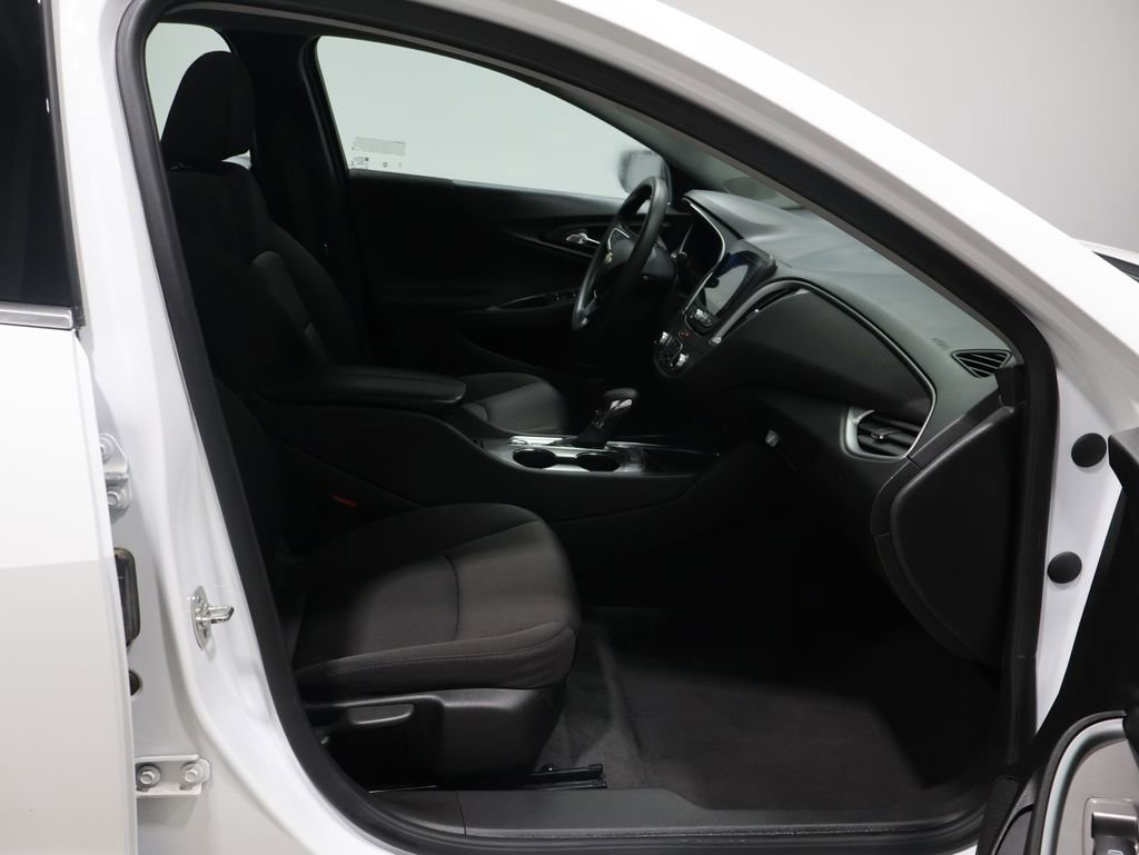 Used 2024 Chevrolet Malibu LT image 23