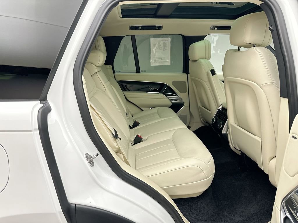 Certified 2023 Land Rover Range Rover SE image 15