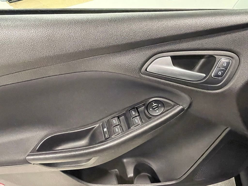 Used 2017 Ford Focus SE image 18