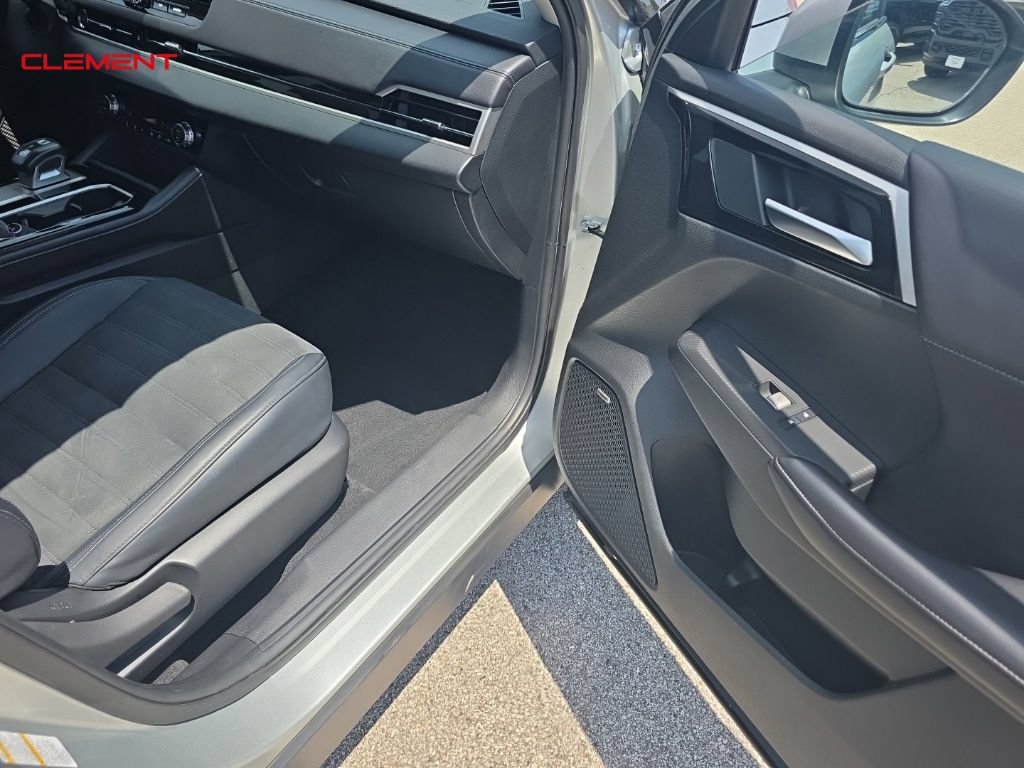 Used 2025 Mitsubishi Outlander SE AWD/4WD image 29