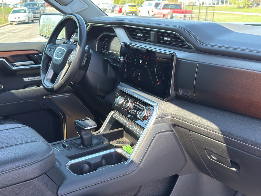 Used 2023 GMC Sierra 1500 Denali w/ Technology Package AWD/4WD image 30