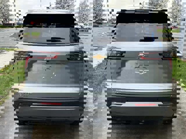 New 2025 Chevrolet Equinox LT image 4