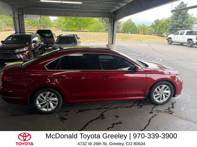 Used 2018 Volkswagen Passat 2.0T SE FWD image 10