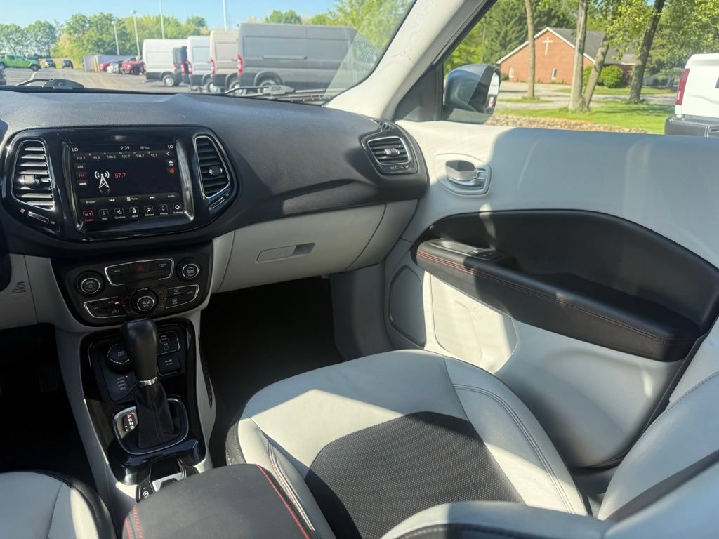 Used 2018 Jeep Compass Limited w/ Navigation Group AWD/4WD image 33