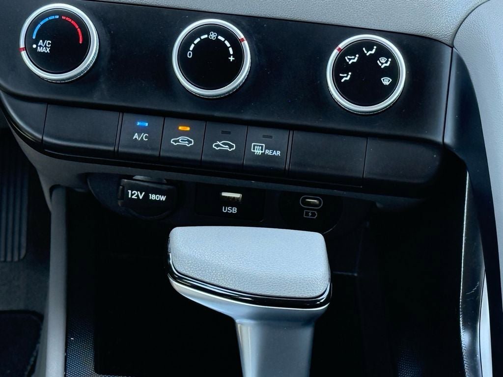 Used 2024 Hyundai Elantra SE FWD image 26