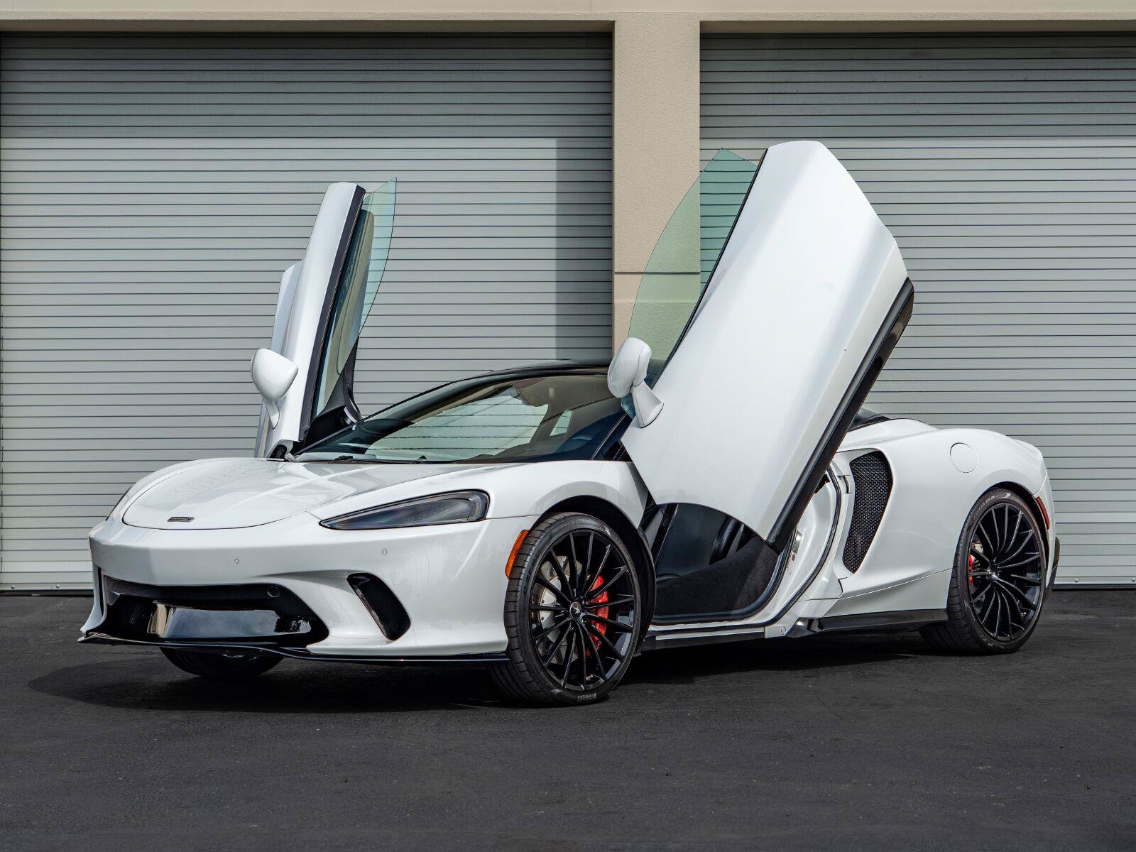 Used 2020 McLaren GT RWD image 5