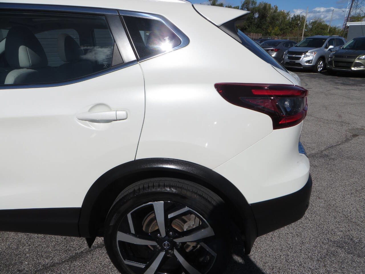 Used 2022 Nissan Rogue Sport SL w/ Premium Package image 33