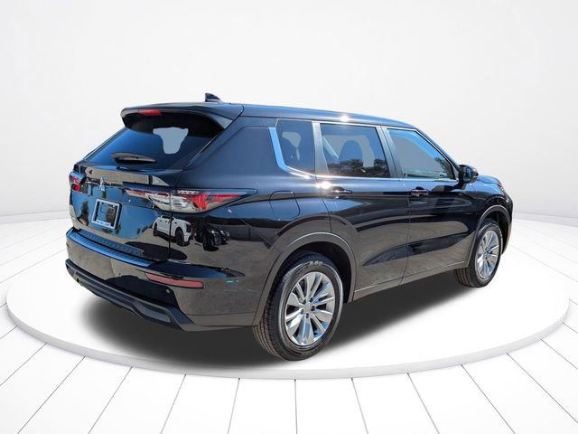 New 2025 Mitsubishi Outlander ES image 4
