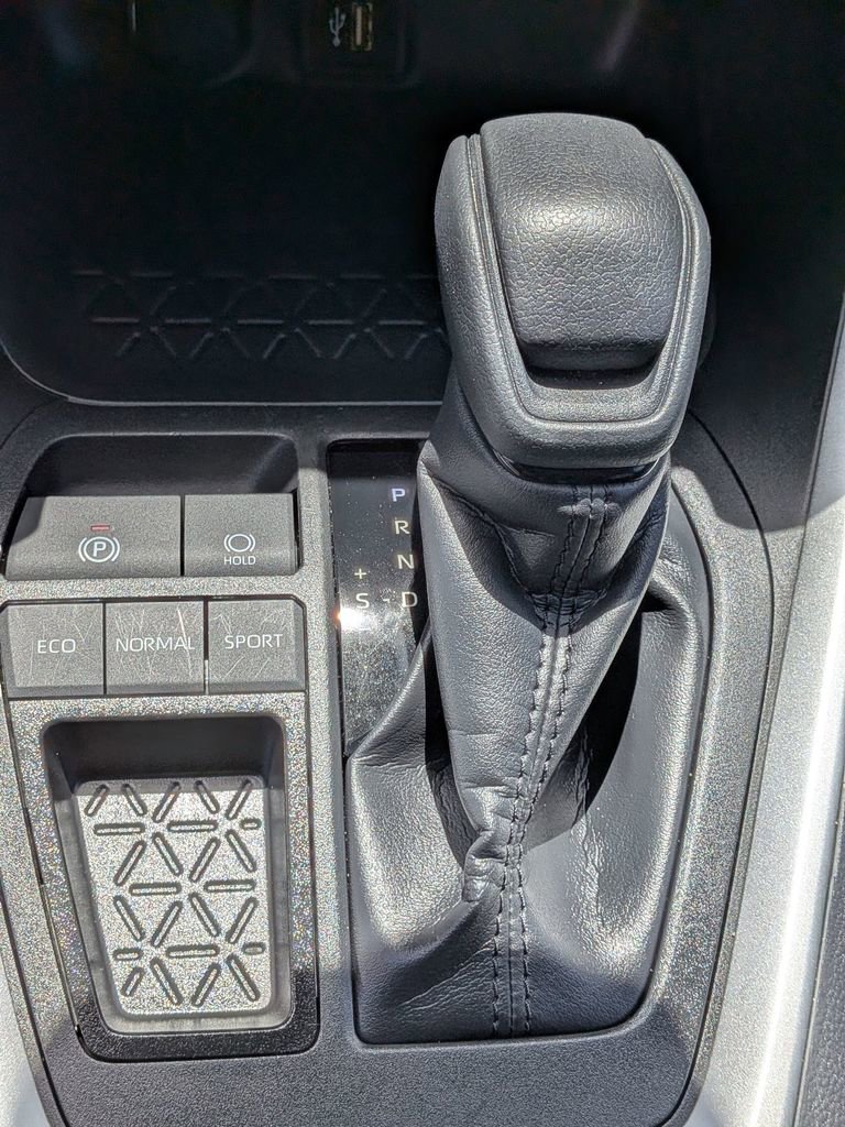 Used 2025 Toyota RAV4 LE image 14