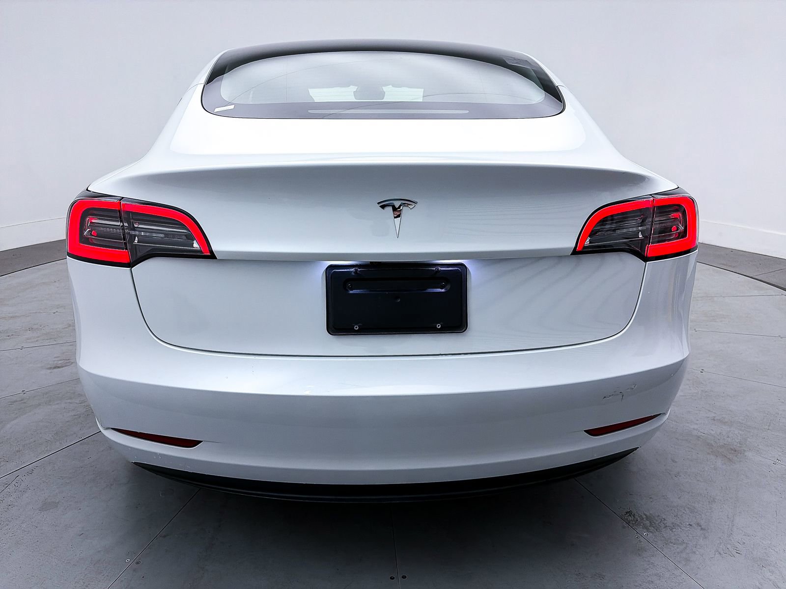 Used 2023 Tesla Model 3 Standard Range image 14
