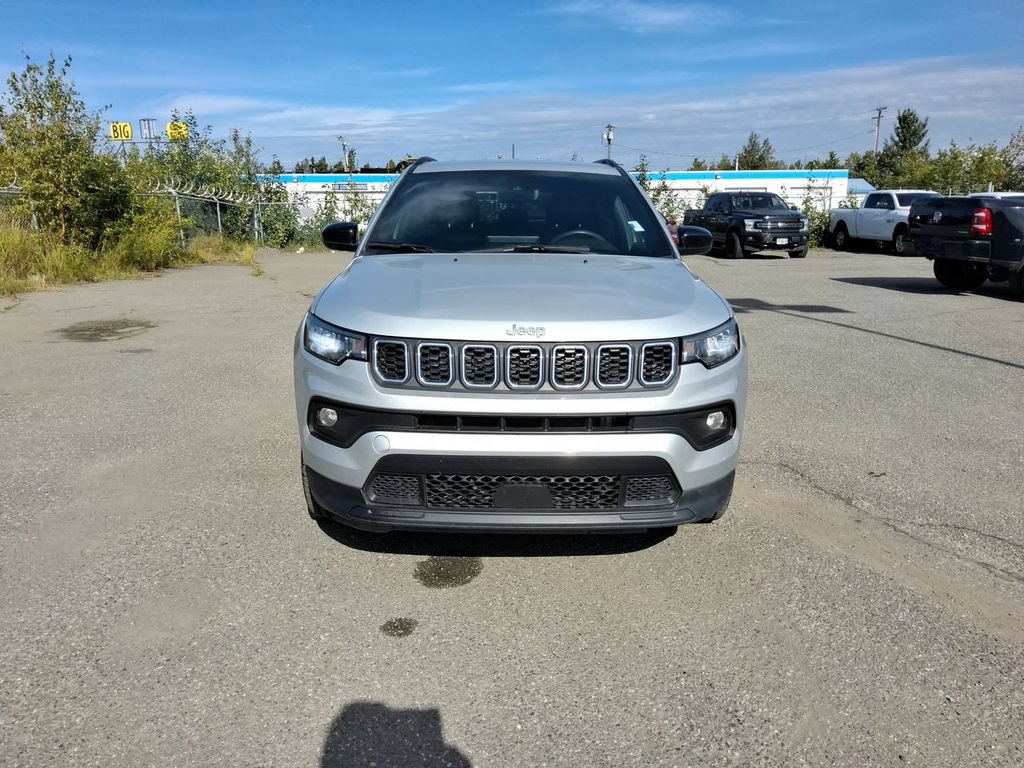 Certified 2024 Jeep Compass Latitude AWD/4WD image 3