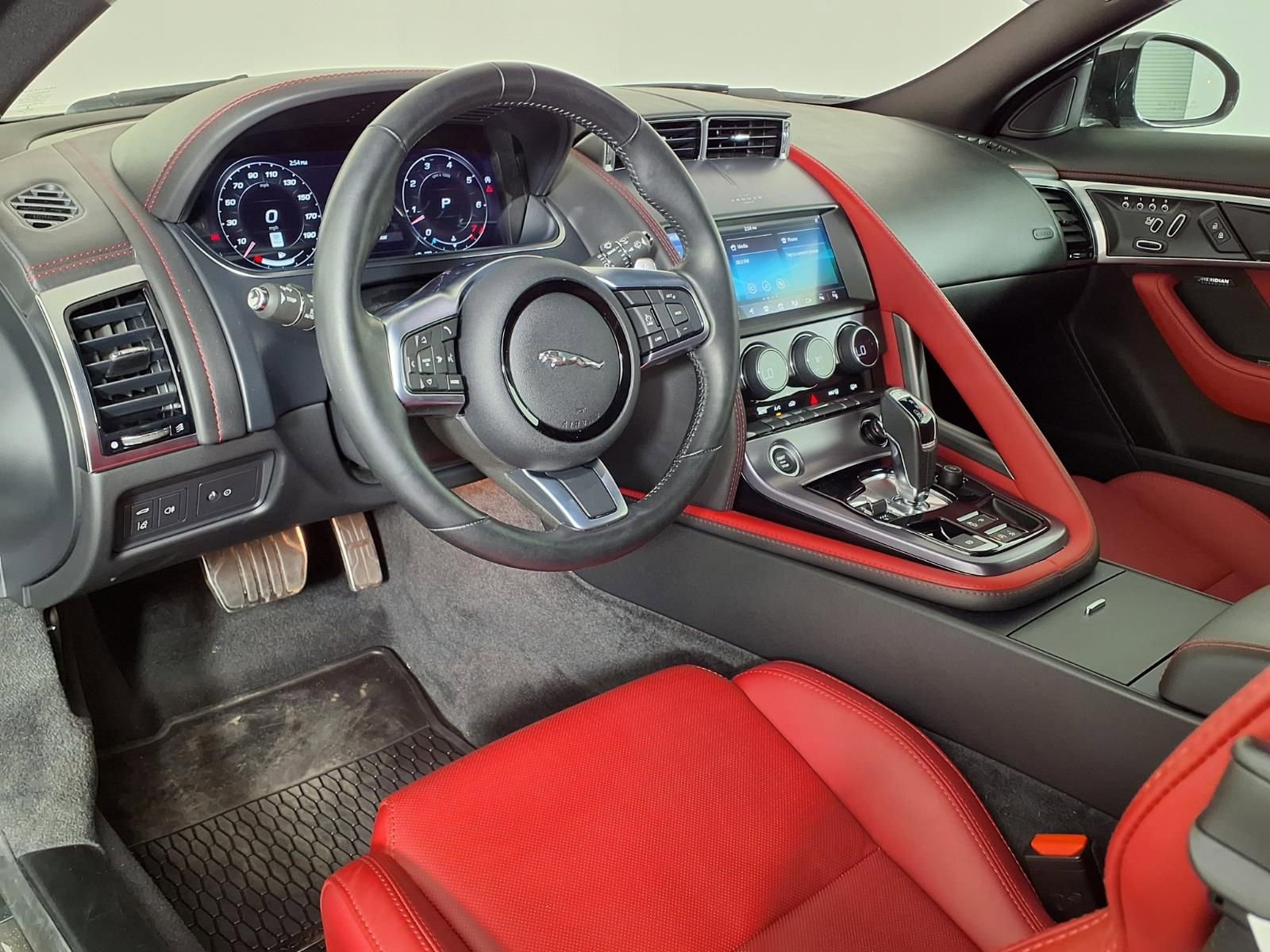 Used 2022 Jaguar F-TYPE Coupe image 12