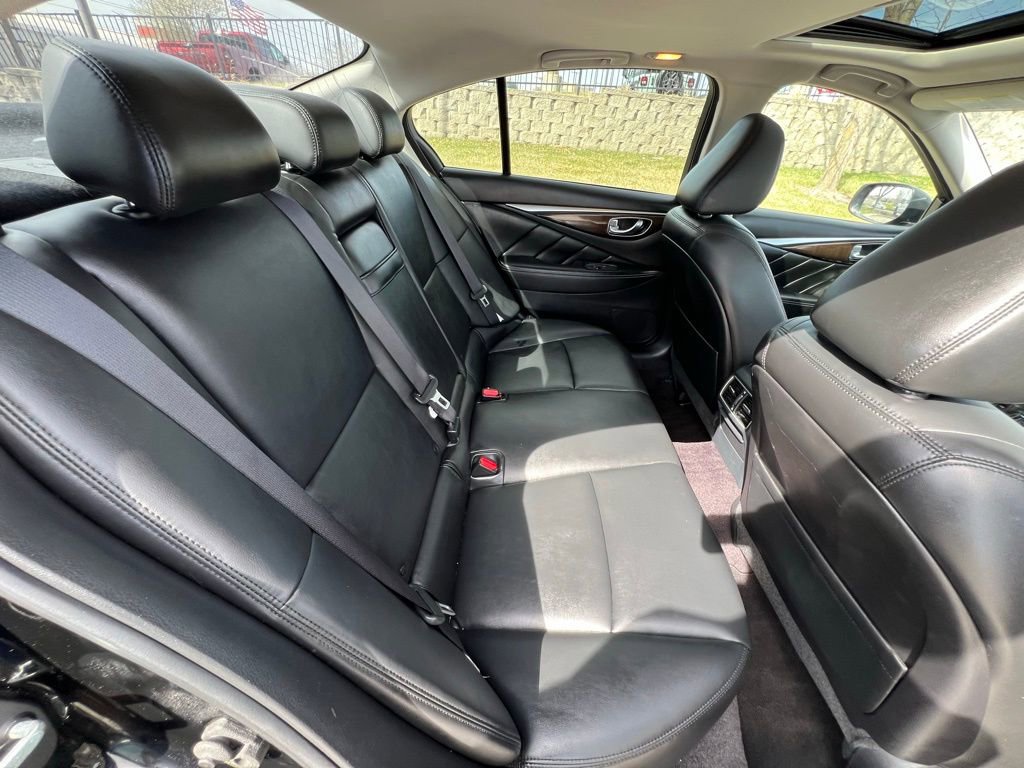 Used 2018 INFINITI Q50 Luxe w/ Essential Package (3.0T Luxe) AWD/4WD image 22