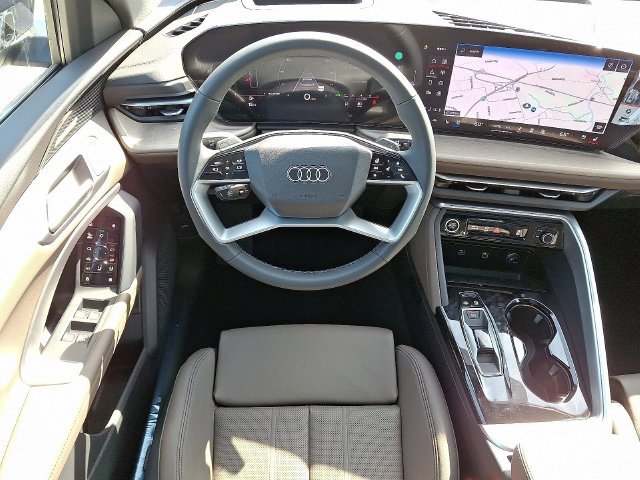 Used 2025 Audi Q5 Premium Plus w/ Premium Plus AWD/4WD image 7