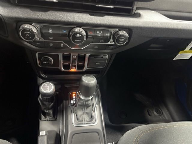 New 2025 Jeep Gladiator Sport AWD/4WD image 14