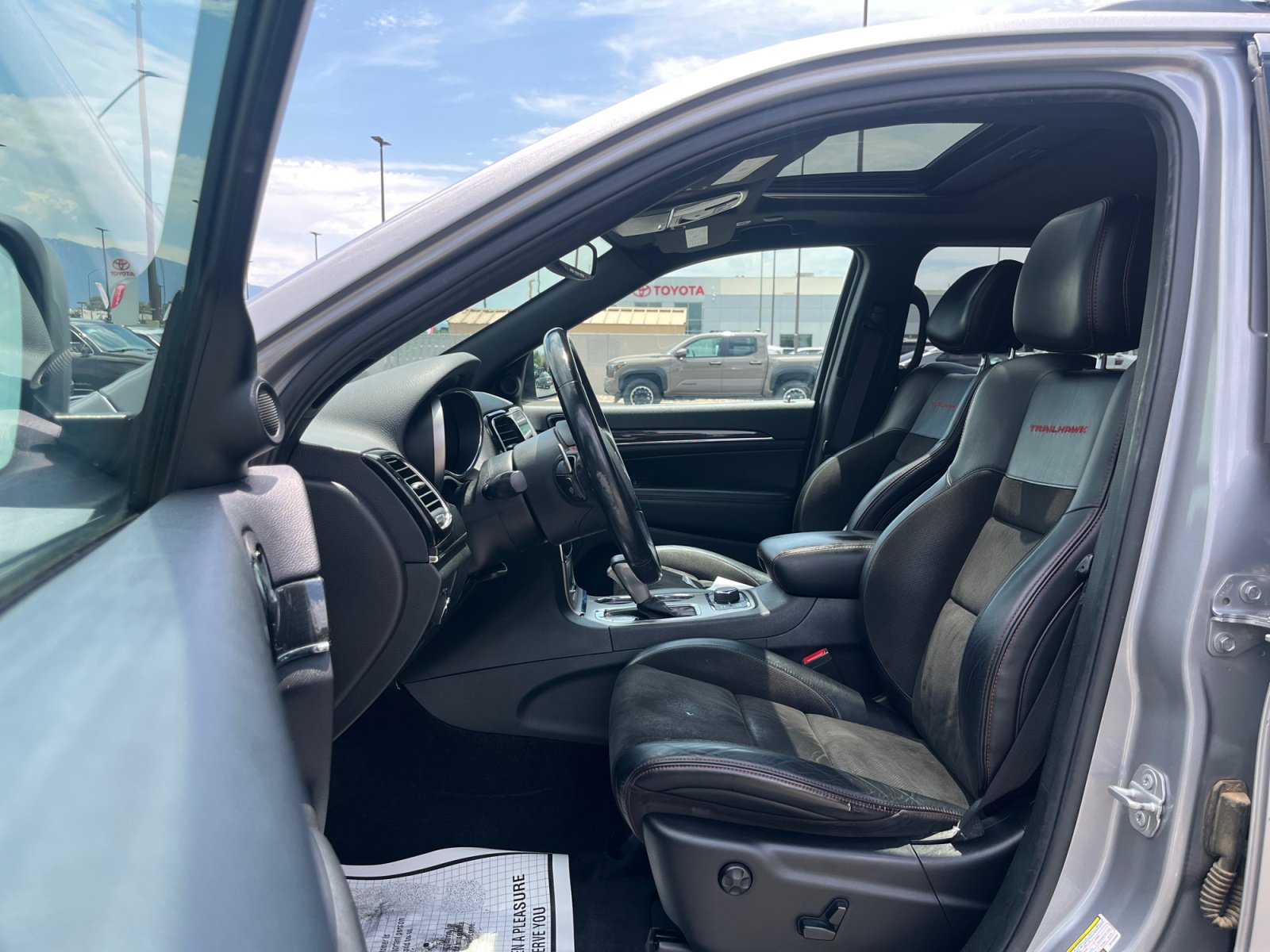 Used 2019 Jeep Grand Cherokee Trailhawk AWD/4WD image 11