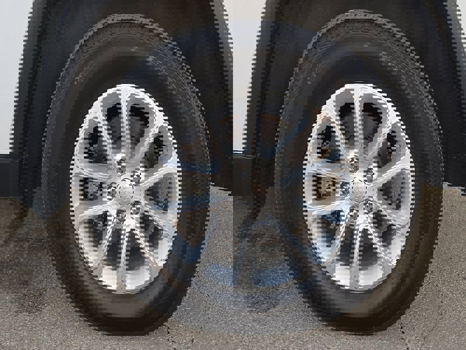 Used 2022 Jeep Grand Cherokee Laredo E image 6