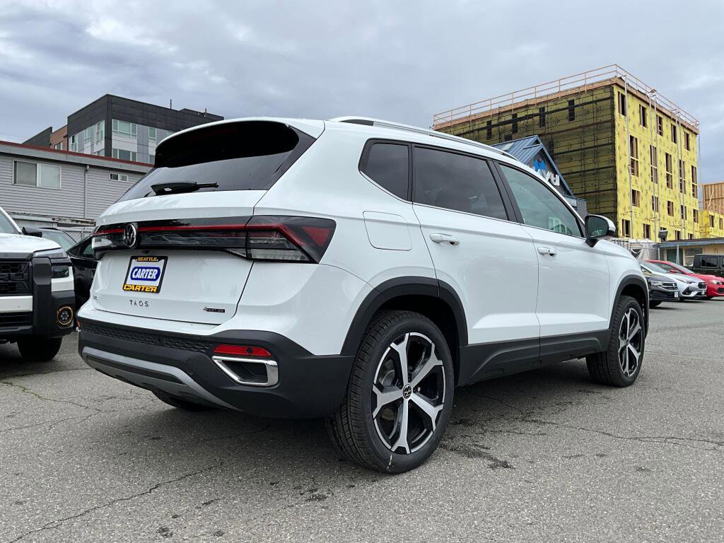 New 2026 Volkswagen Taos SEL image 8