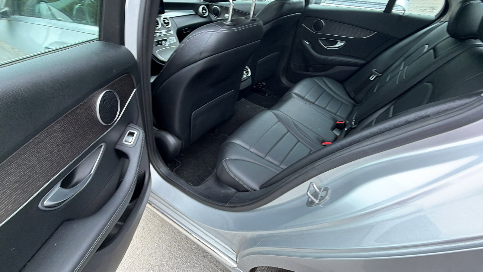 Used 2019 Mercedes-Benz C 300 Sedan image 23