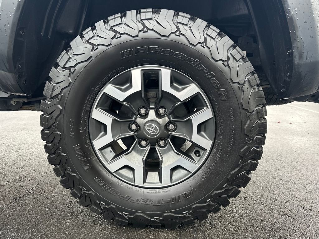 Used 2022 Toyota Tacoma TRD Off-Road image 27