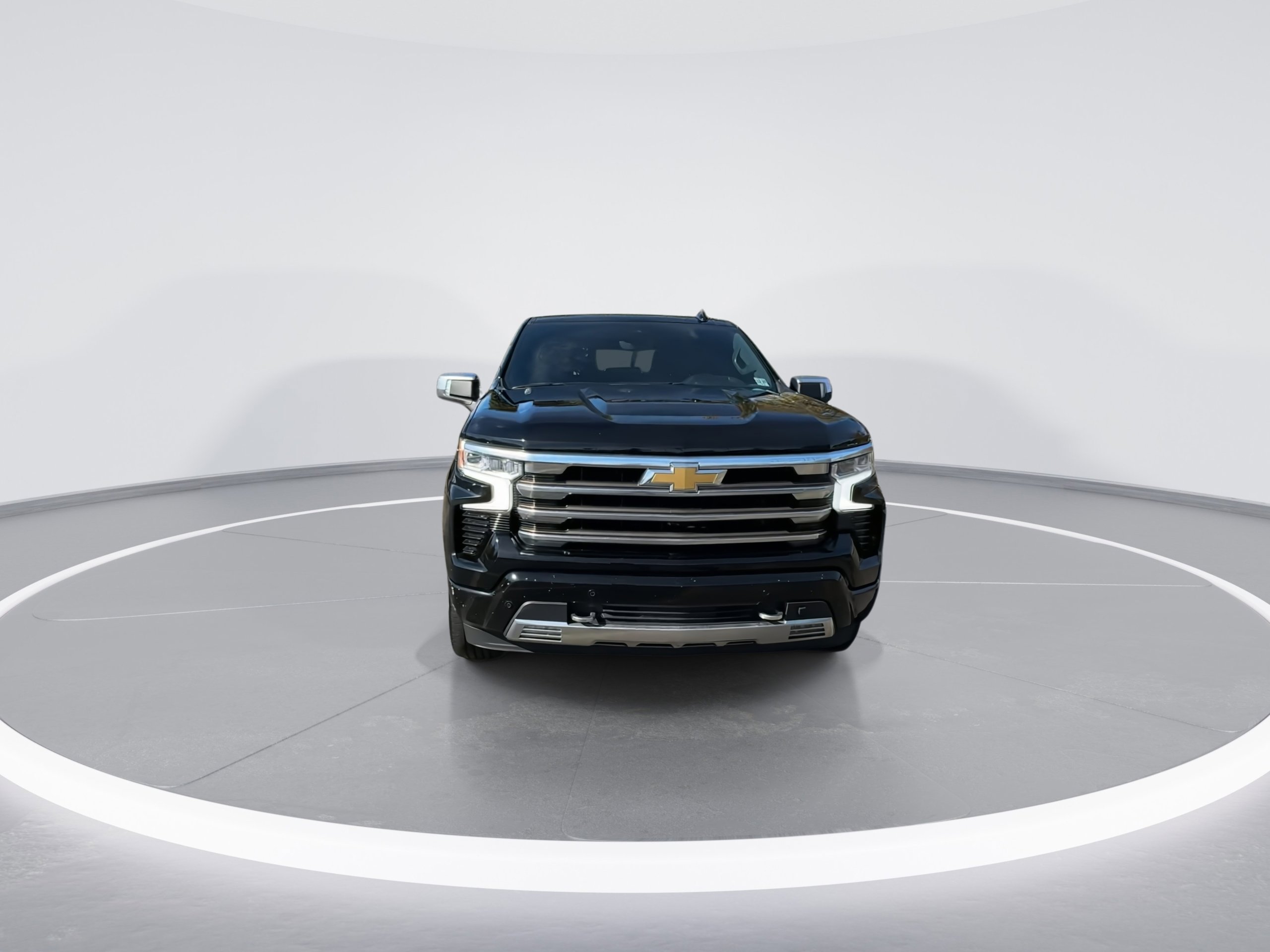 Used 2022 Chevrolet Silverado 1500 High Country w/ High Country Premium Package image 3