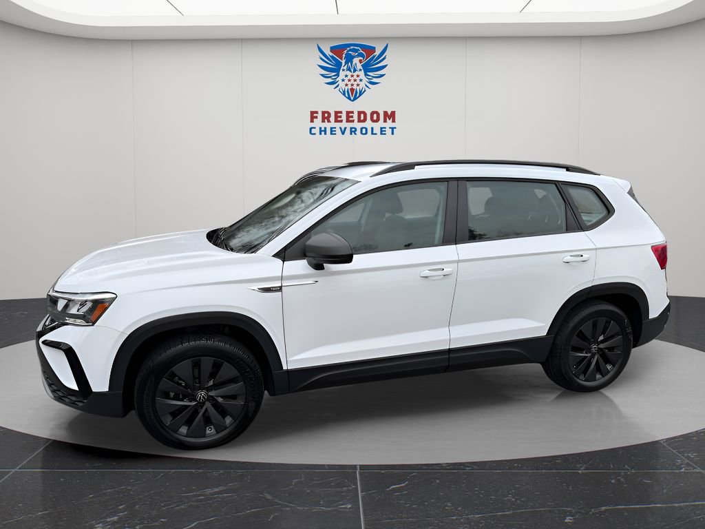 Used 2022 Volkswagen Taos S image 2