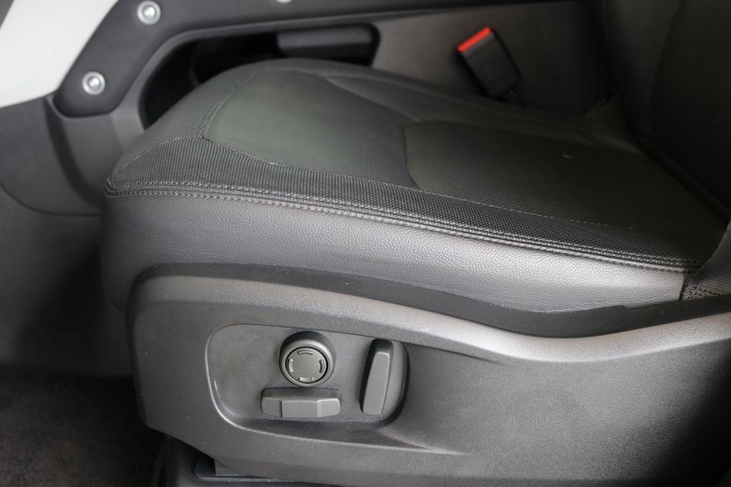 Used 2023 Land Rover Defender 110 X-Dynamic SE image 15