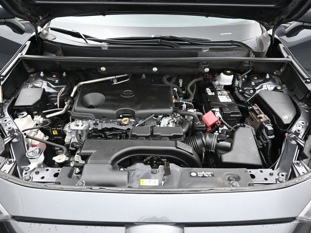 Used 2021 Toyota RAV4 LE w/ Carpet Mat Package (TMS) image 29