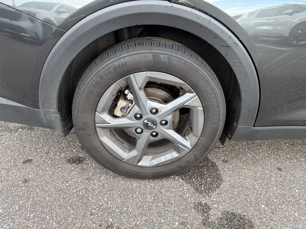 Certified 2025 Kia K4 FWD image 27