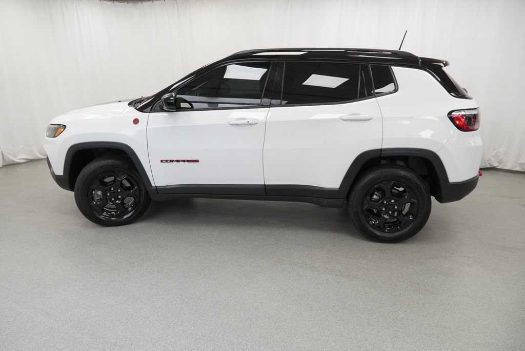 Used 2023 Jeep Compass Trailhawk w/ Sun and Sound Group AWD/4WD image 15