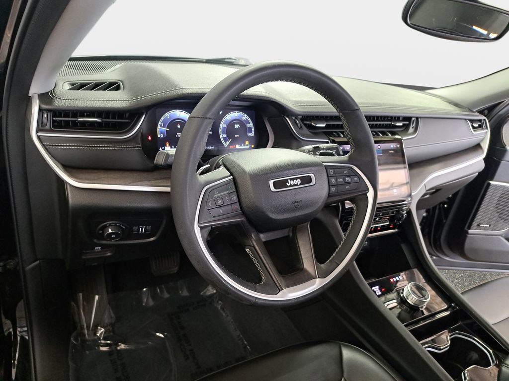Certified 2023 Jeep Grand Cherokee L Limited w/ Black Appearance Package AWD/4WD image 19