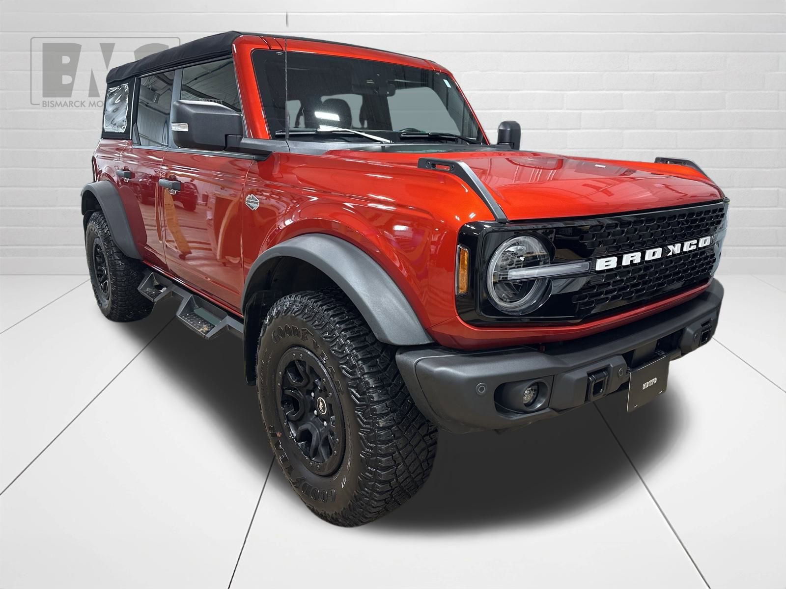 Used 2023 Ford Bronco Wildtrak image 2