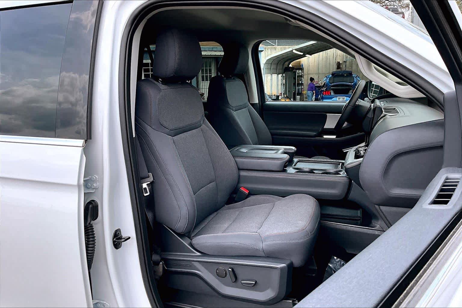 Certified 2025 Ford Expedition Max Active RWD image 9