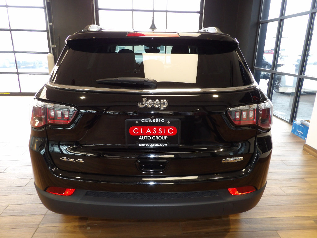 Used 2018 Jeep Compass Latitude w/ Popular Equipment Group AWD/4WD image 7