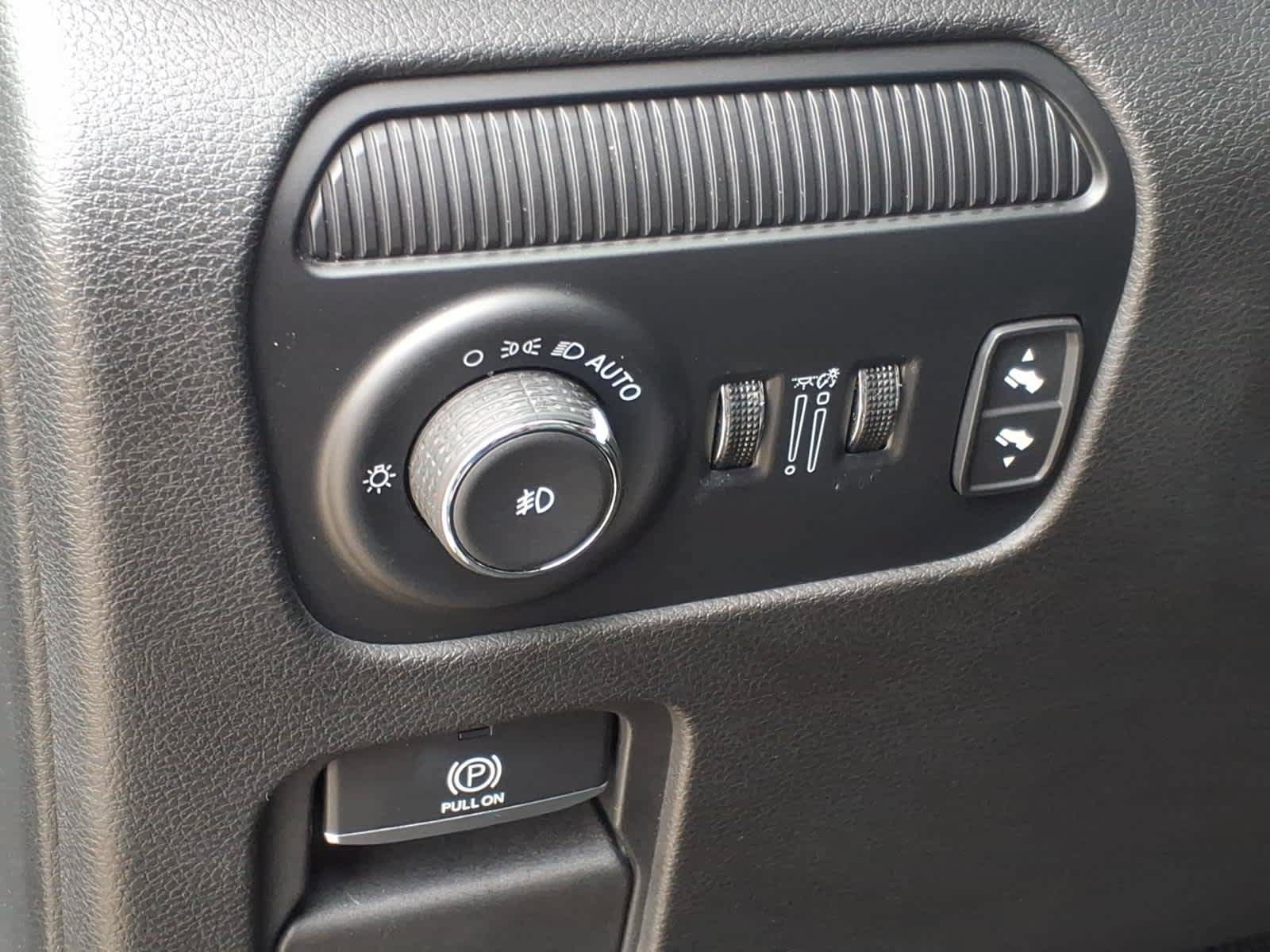 Used 2024 Jeep Wagoneer Series II w/ Flexible Seating Group RWD image 6