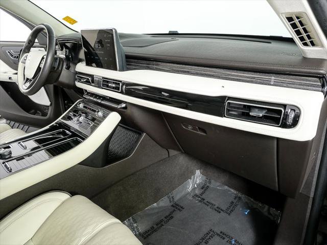 Used 2023 Lincoln Aviator Black Label w/ Class IV Trailer Tow Package AWD/4WD image 24