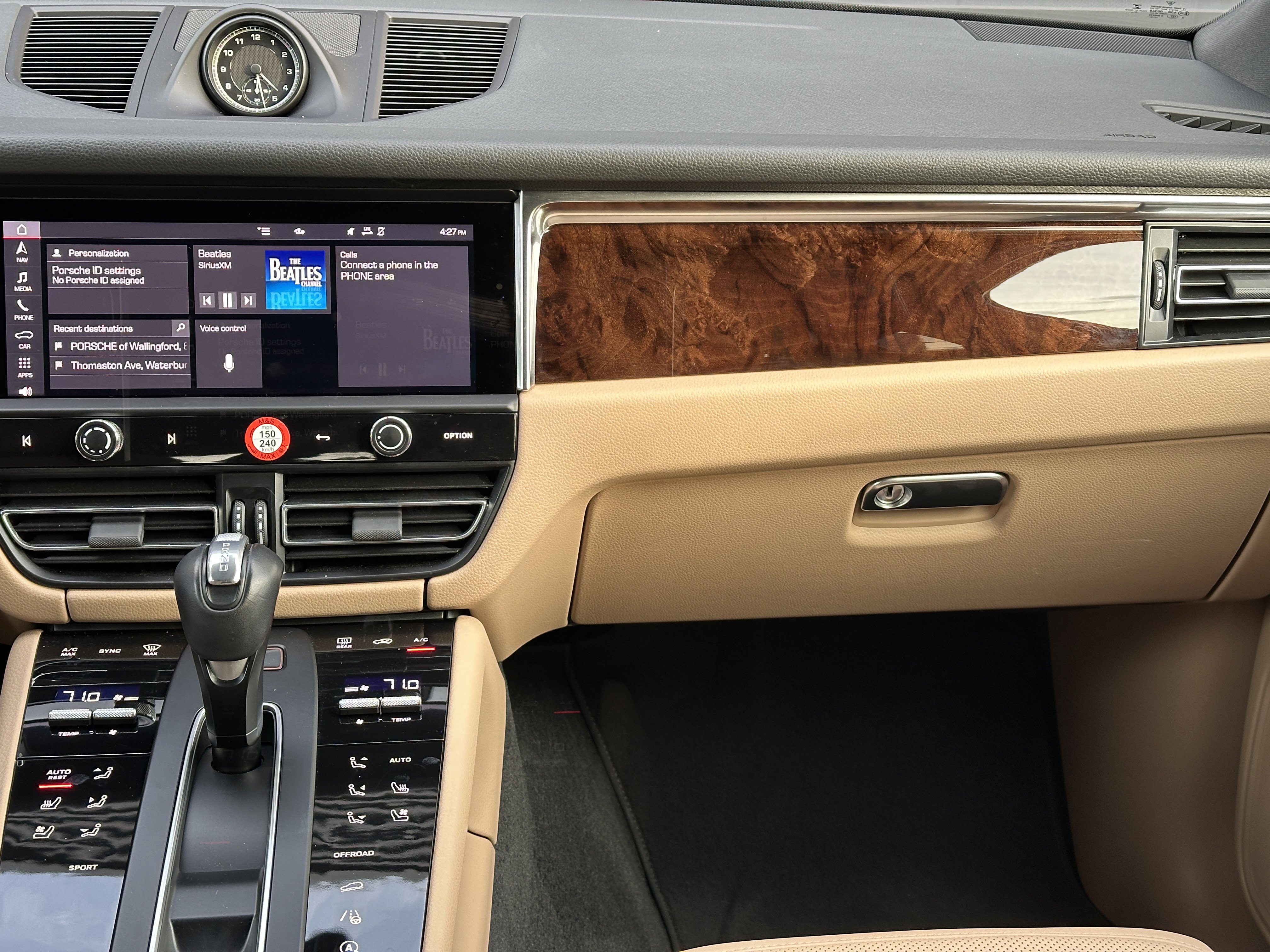 Certified 2023 Porsche Macan image 23