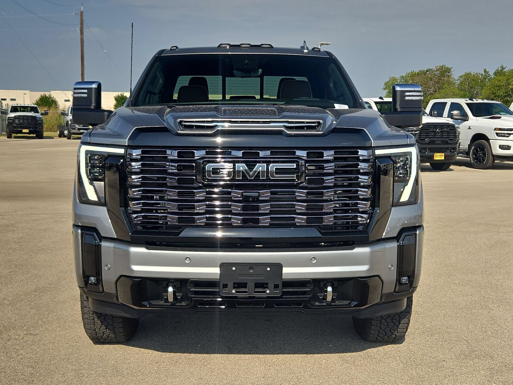 Used 2026 GMC Sierra 2500 Denali Ultimate AWD/4WD image 8