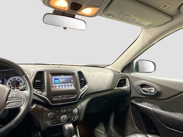 Used 2019 Jeep Cherokee Latitude Plus w/ Cold Weather Group image 23