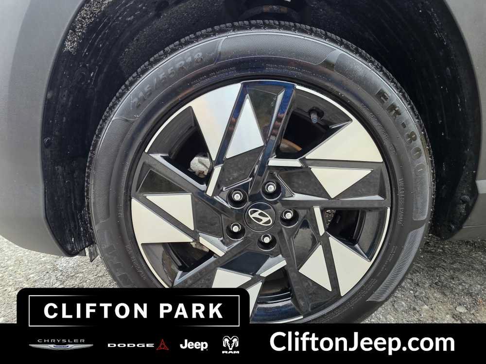 Used 2025 Hyundai Kona SEL FWD image 29