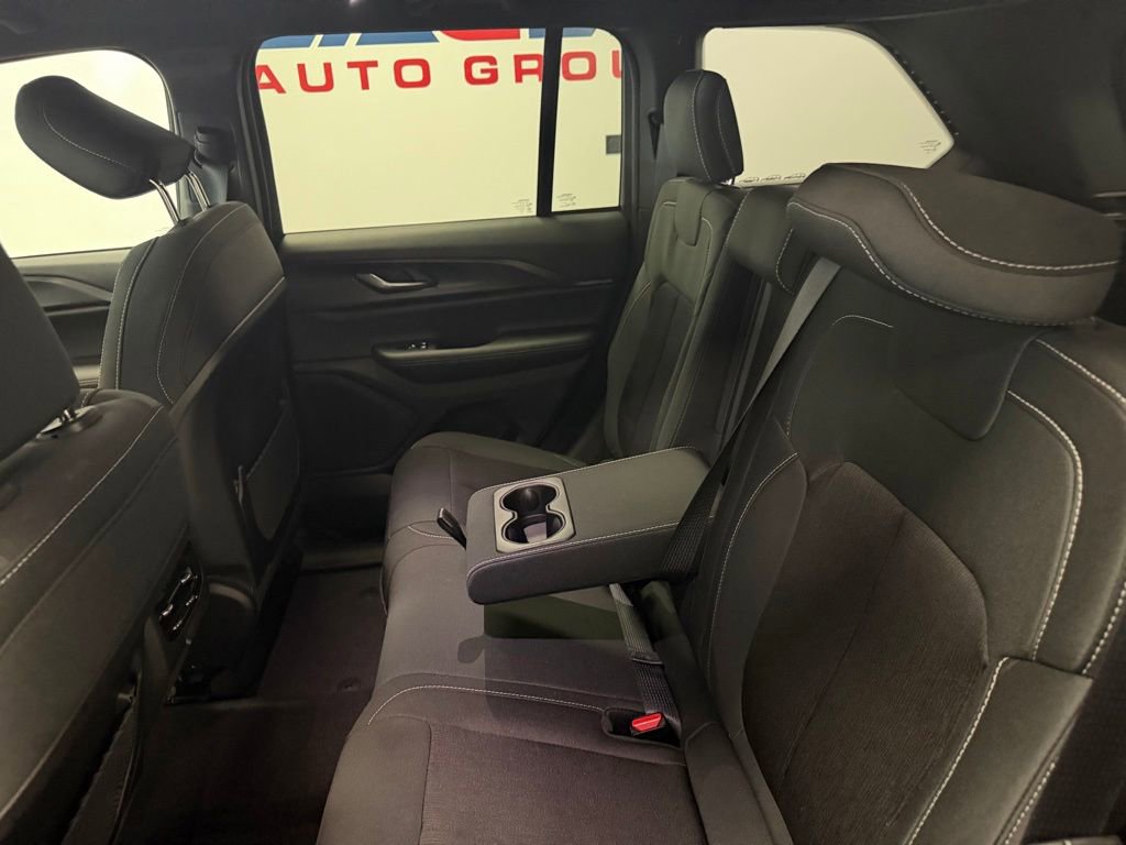 New 2026 Jeep Grand Cherokee Laredo AWD/4WD image 24