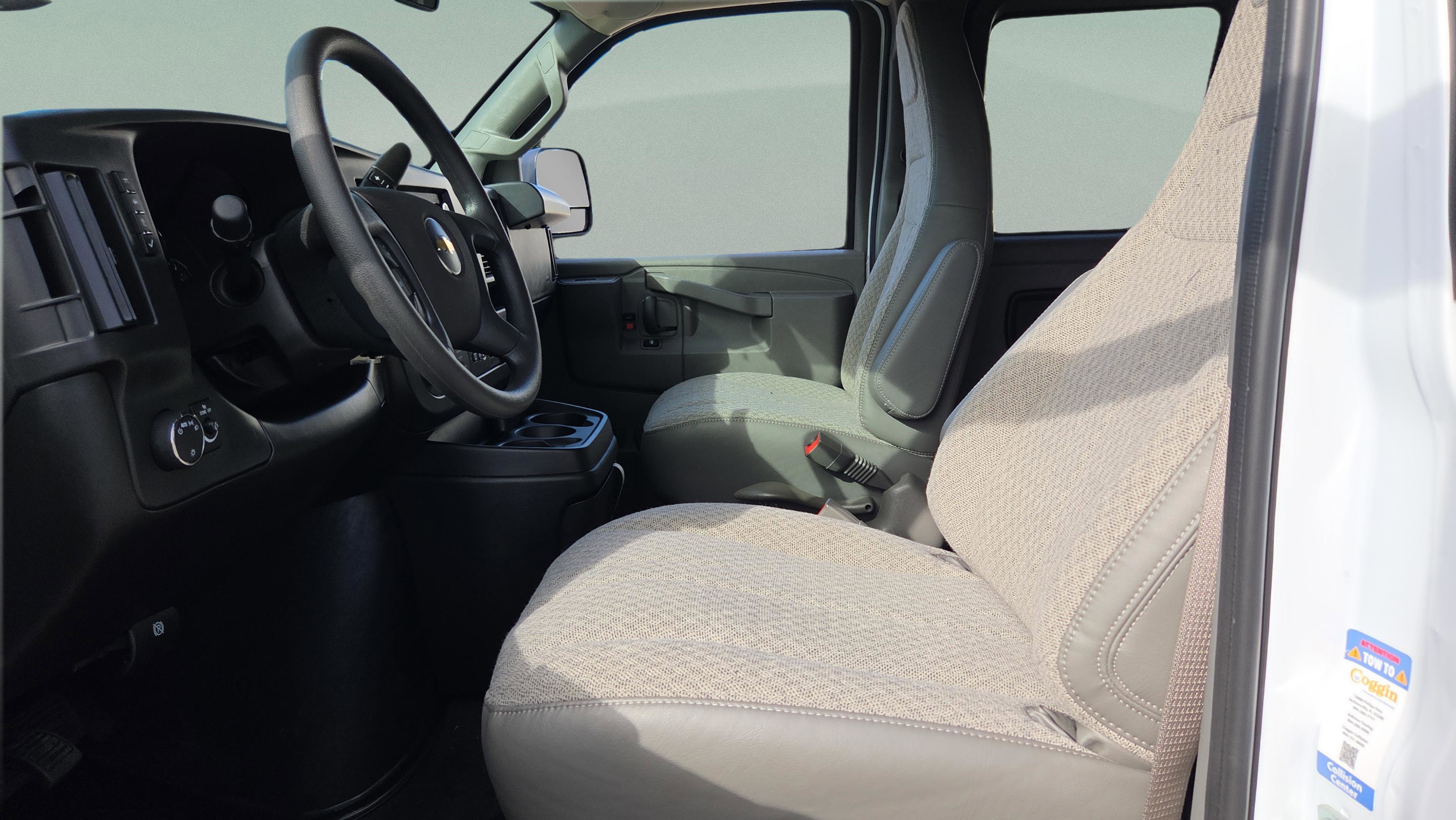 New 2026 Chevrolet Express 2500 LT w/ LT Preferred Equipment Group image 9