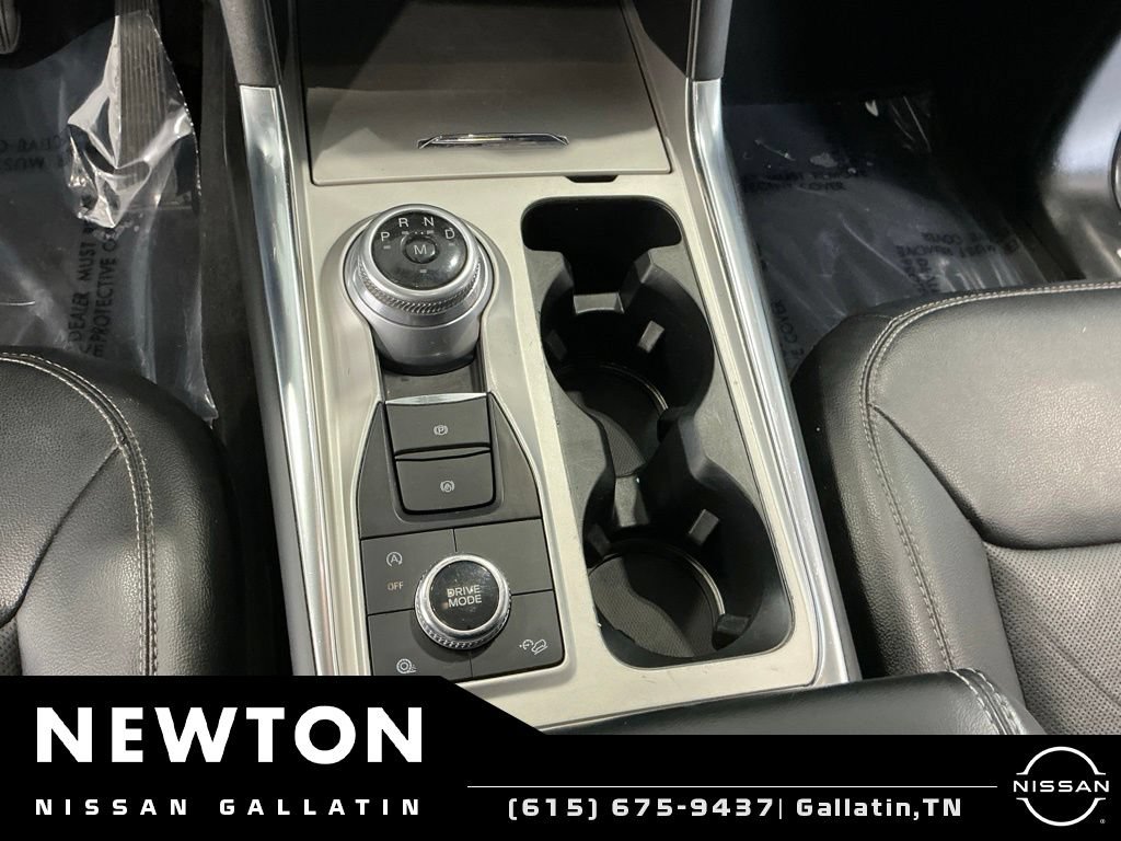 Used 2021 Ford Explorer Limited w/ Equipment Group 301A AWD/4WD image 18