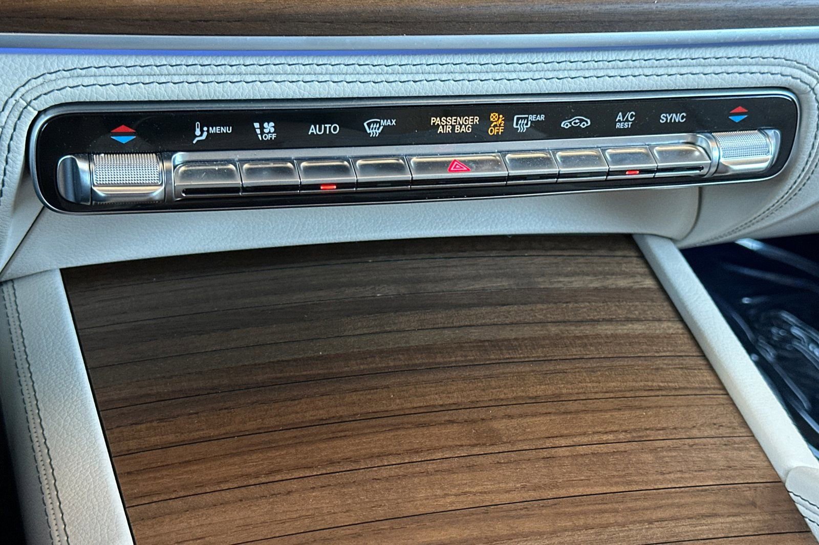 Used 2025 Mercedes-Benz GLS 450 4MATIC image 22