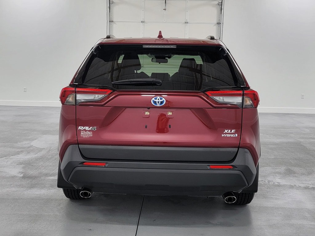 Used 2022 Toyota RAV4 XLE Premium AWD/4WD image 7