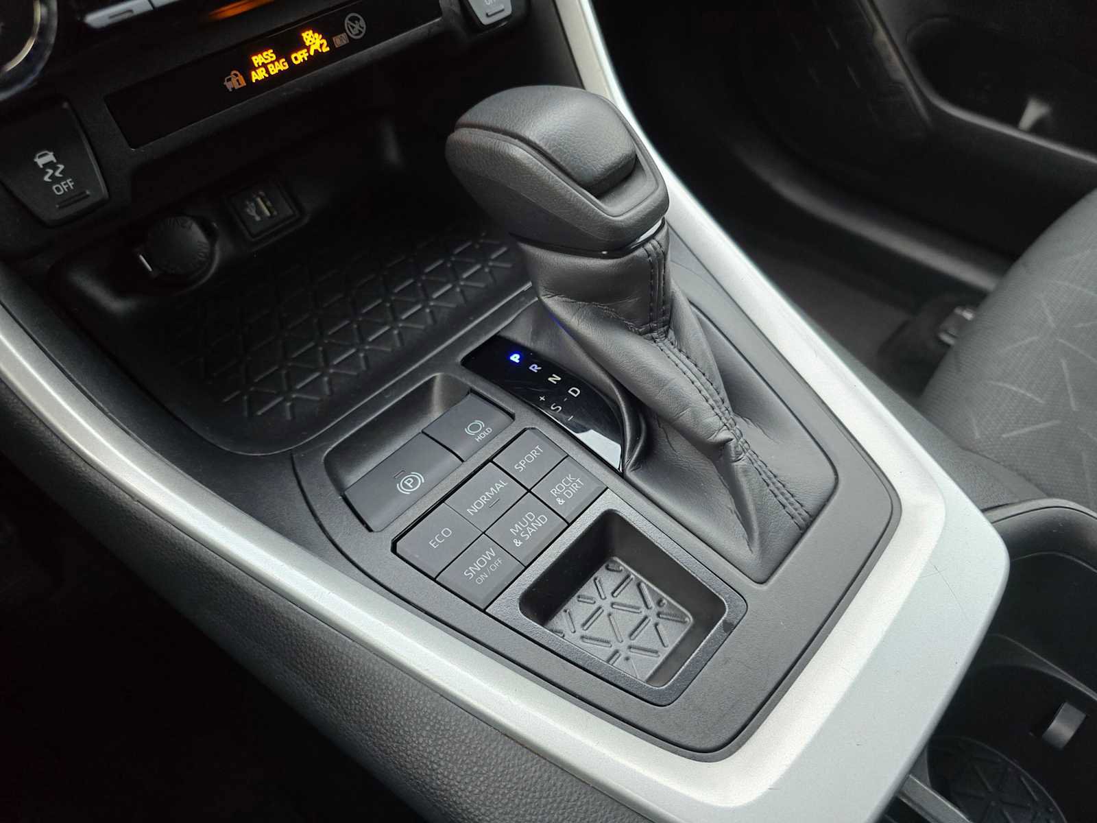 Used 2024 Toyota RAV4 XLE image 35